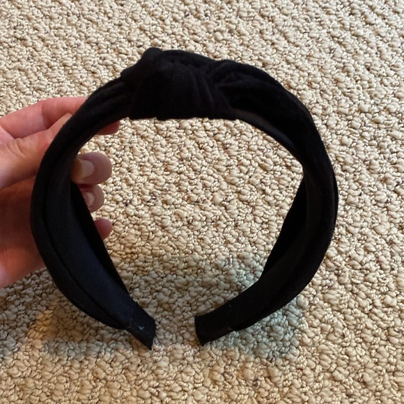 BLACK HEADBAND! - Picture 2 of 3
